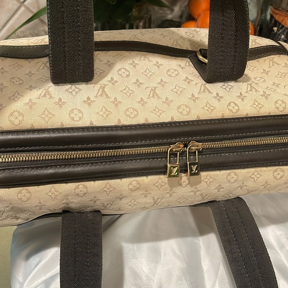 Authentic Louis Vuitton Mini Lin Josephine GM - Picture 7 of 17